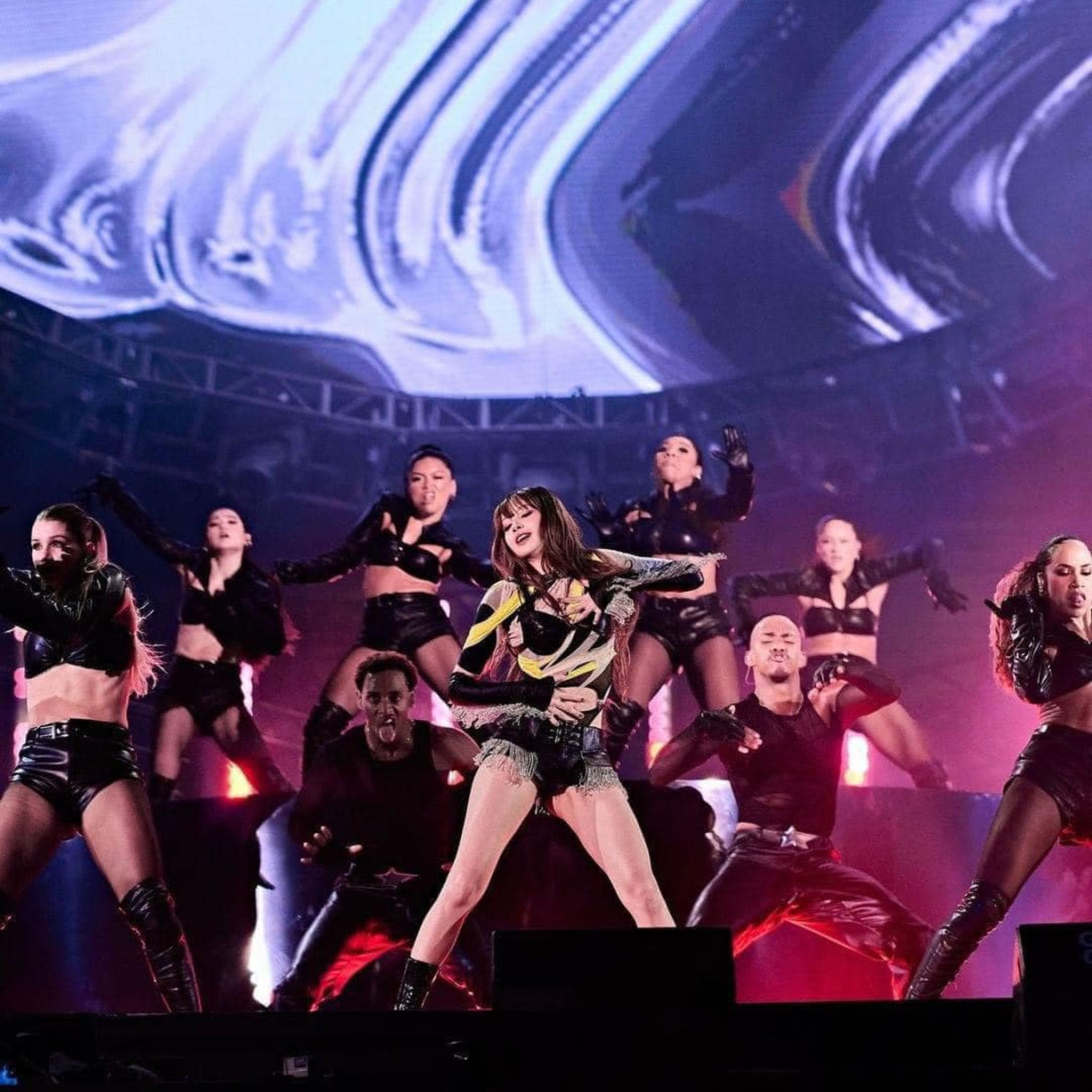 Lisa's (Blackpink) "countdown" performance