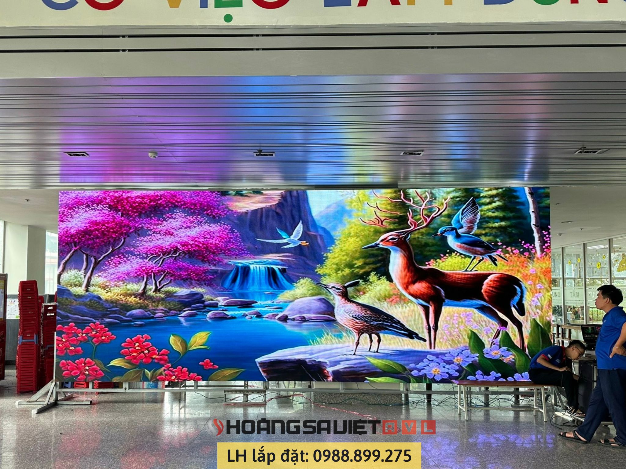 Construction and installation of cheap P3.91 hall LED screens