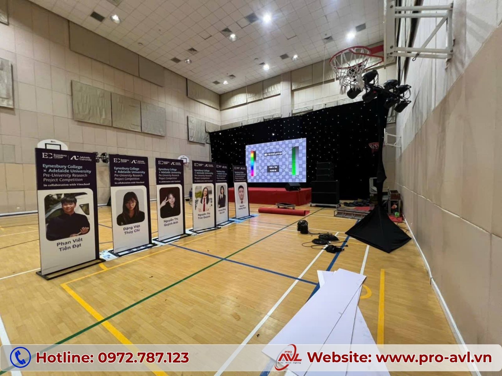 Standee trường học