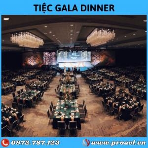 The Difference Between a Gala Dinner and a Year-End Party