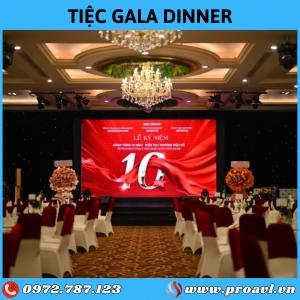 The Difference Between a Gala Dinner and a Year-End Party